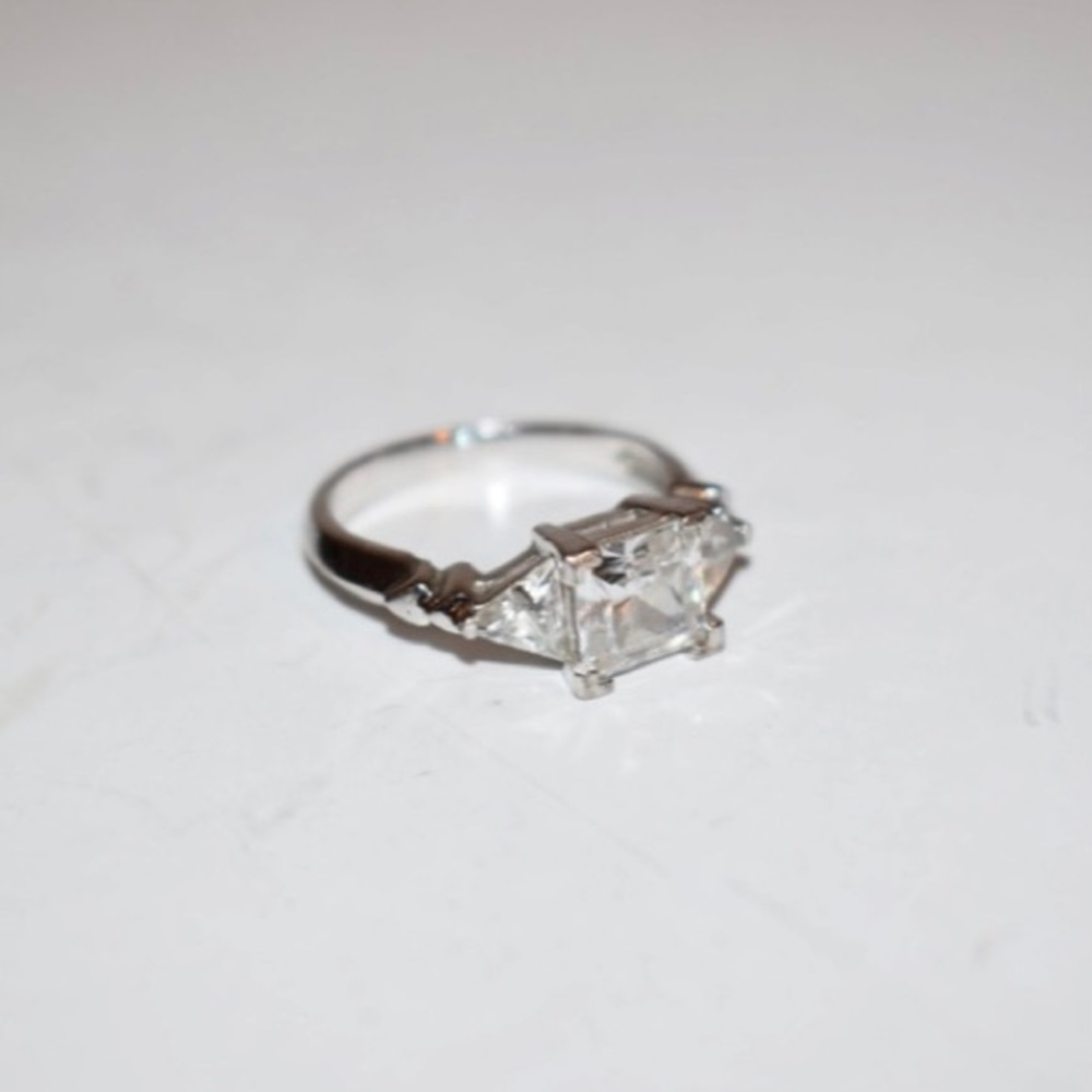 Vintage Sterling Silver rhinestone Ring Size 6 - Picture 2 of 8